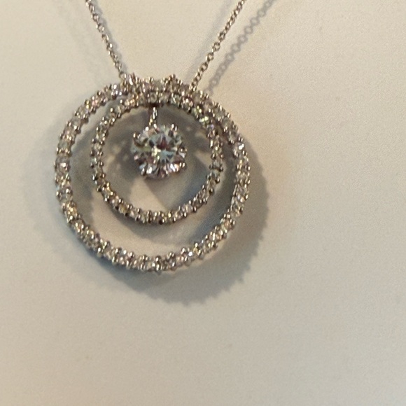 Jewelry - Elegant cz circle necklace